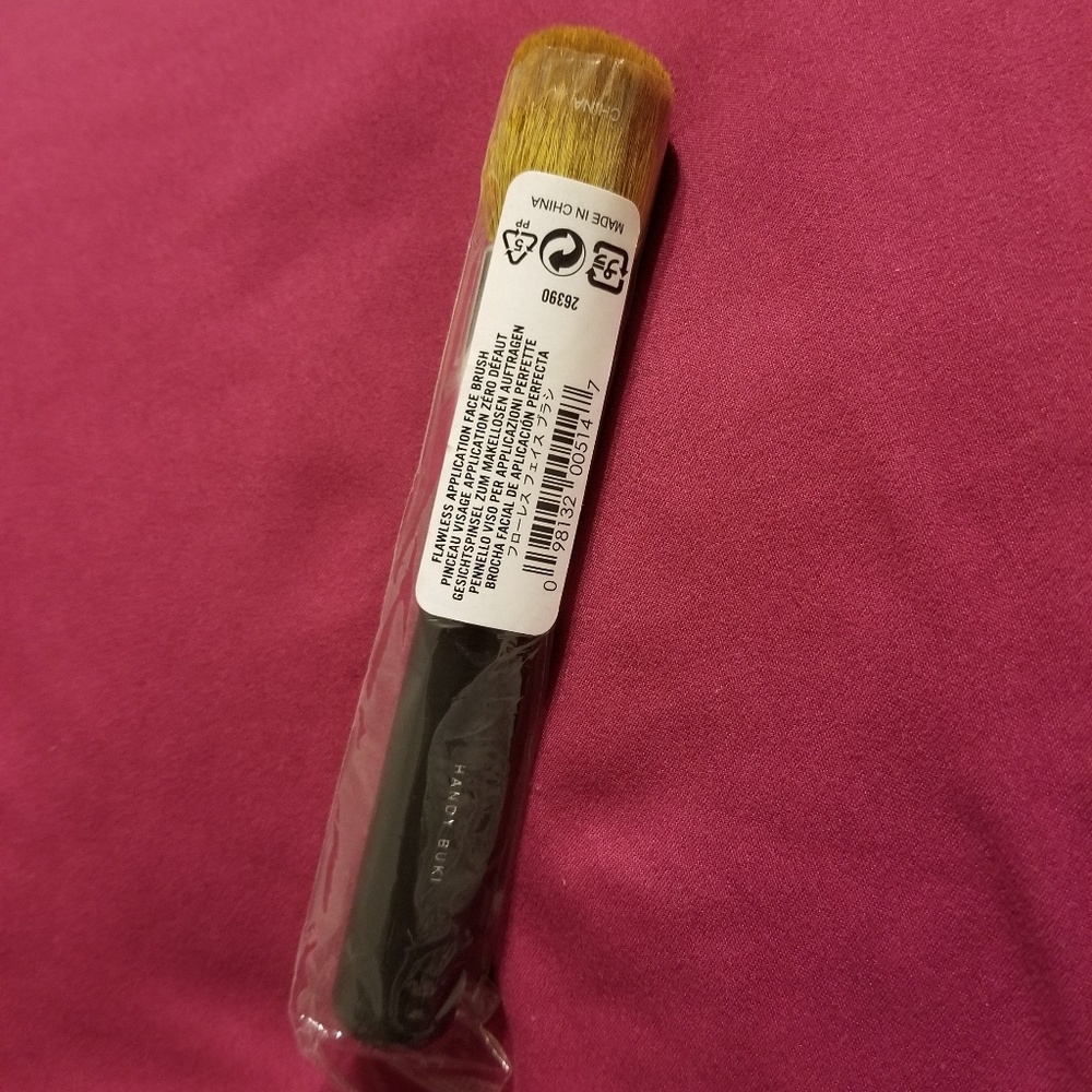 Makeup brush - Picture 3 of 3